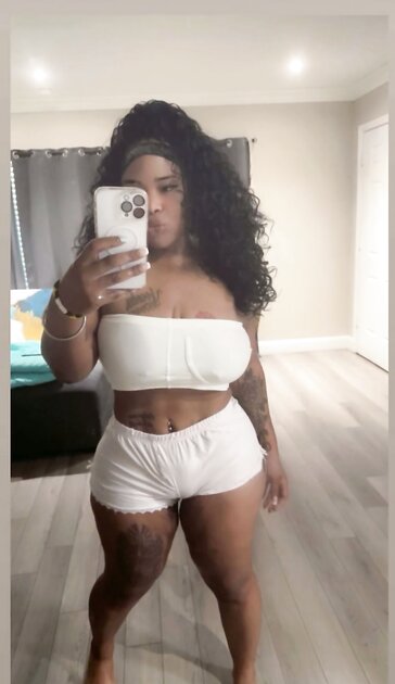Dark skin Cuban with big ole titties and phat cat