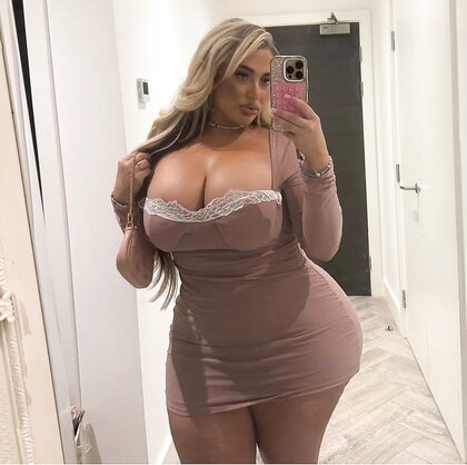 PAWG with DSL lips
