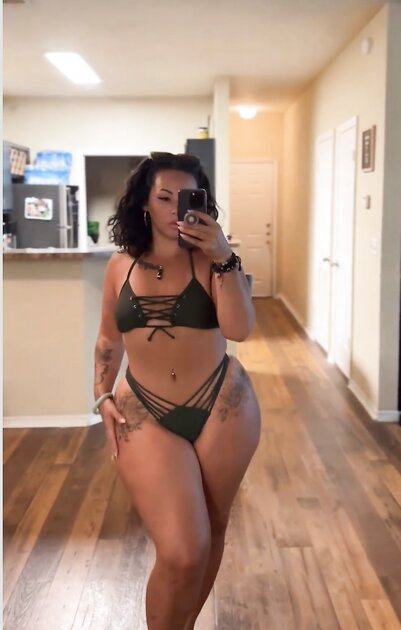 42 year old MILF Nina