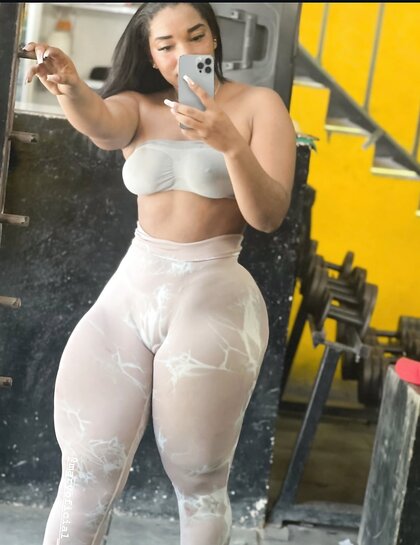 Mary and her sexy kitty print ????