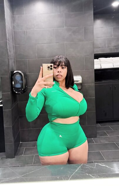 Her body is crazy! J@zmine Elizabeth