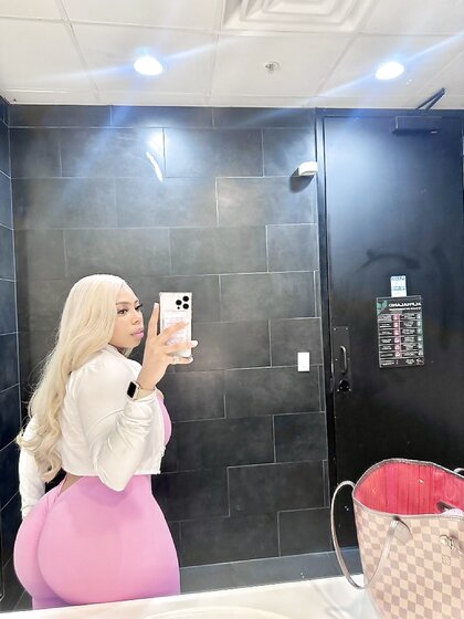 Her body is crazy! J@zmine Elizabeth