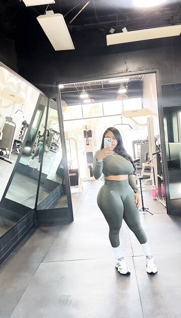 Her body is crazy! J@zmine Elizabeth