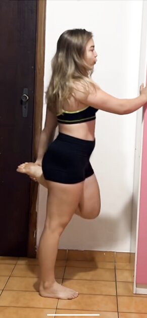 O que acham dessa putinha  ????????????