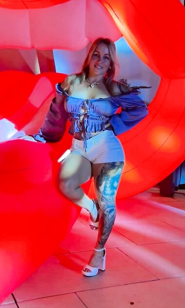 43 year old Vegas MILF