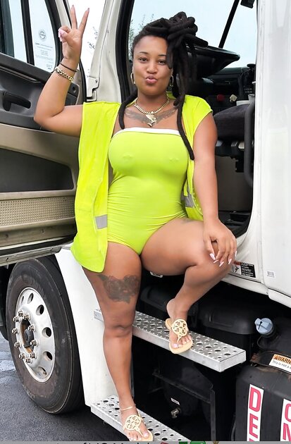 Yella Trucking
