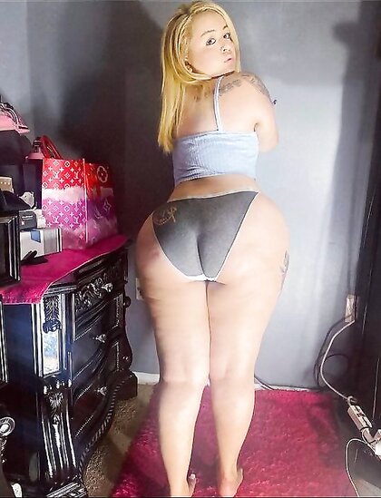 Thick little Latina