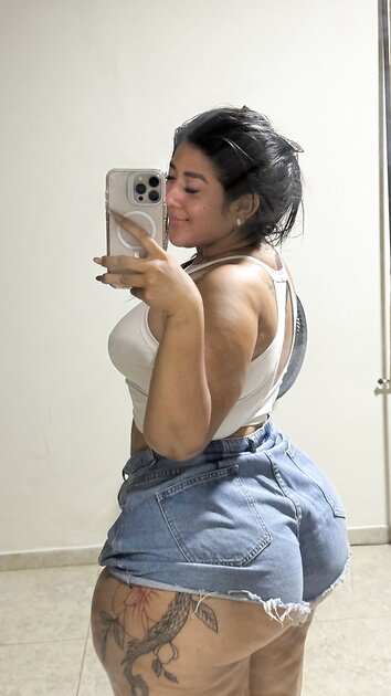 Latina Laura