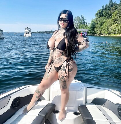 Valentina Vixxen taking BBC