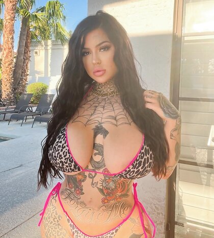 Valentina Vixxen taking BBC