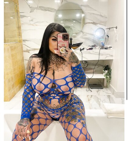 Valentina Vixxen taking BBC