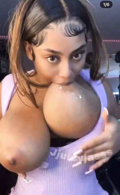 Cutie with the big milkers