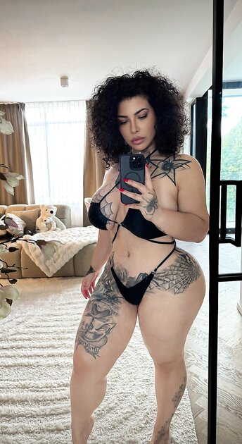 Queen Azita 1