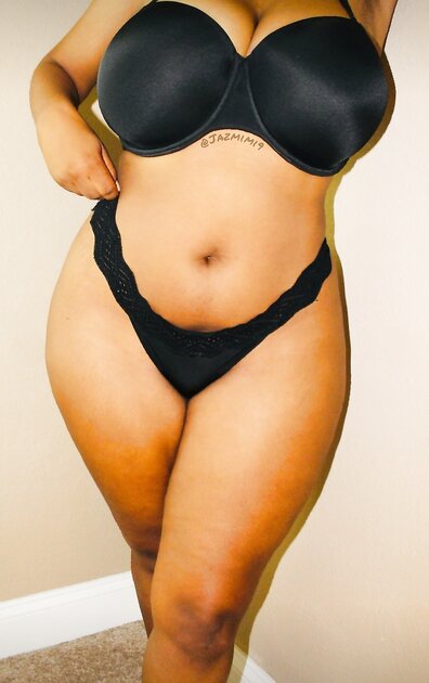 The sexy thick Big Titty Jazmine
