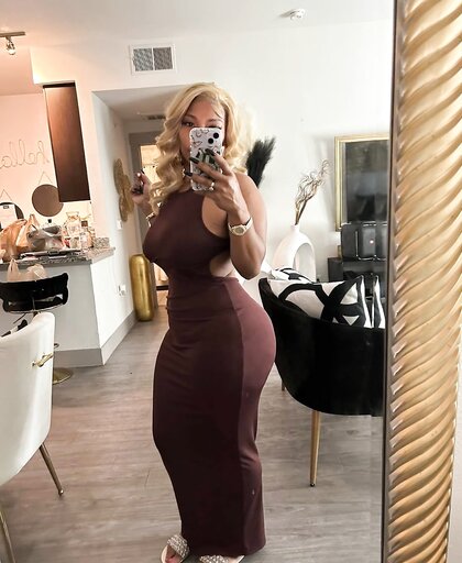 Ebony MILF!