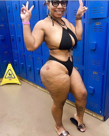 Ebony MILF!