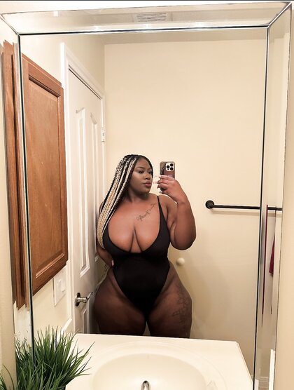 Jahna is super thick