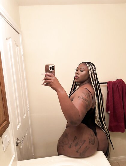 Jahna is super thick