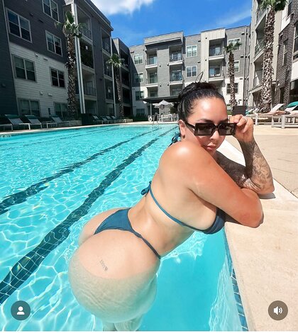 Sexy Latin mami