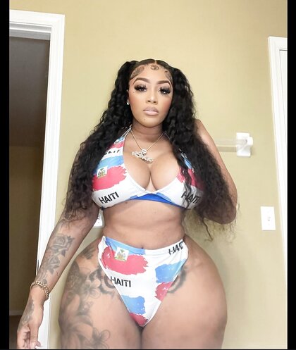 Ass Overload! Body built to take the D