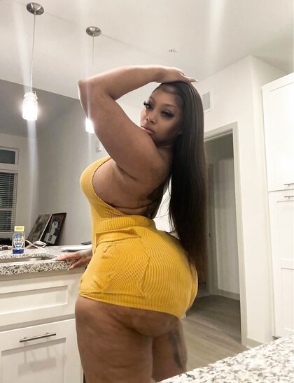 Ass Overload! Body built to take the D