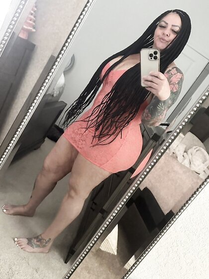 Old Tatted thot think she still got it