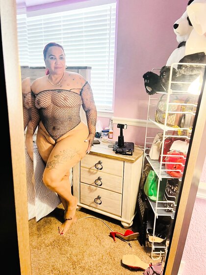 Grandma got chopped up and now she don’t know how to act. Fellas smash or pass