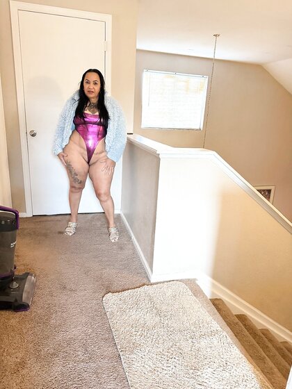 Grandma got chopped up and now she don’t know how to act. Fellas smash or pass
