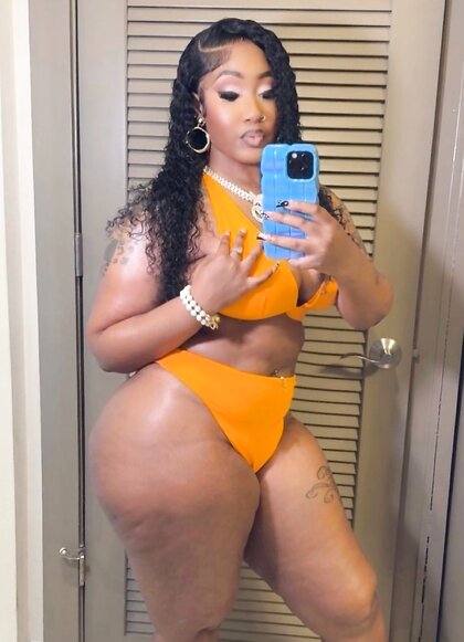 Cute, sexy and Thick!