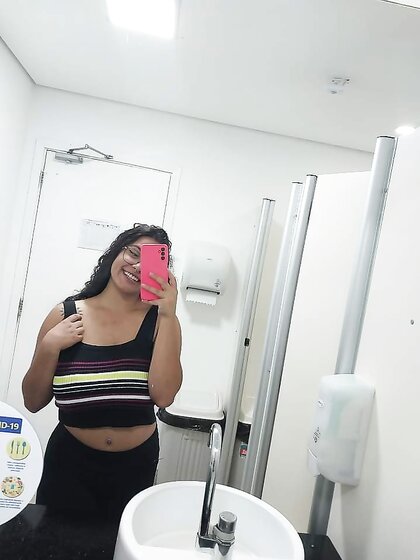 Gostosa amiga minha do ABC Paulista SBC pt1. Fotos do Facebook dessa vadia
