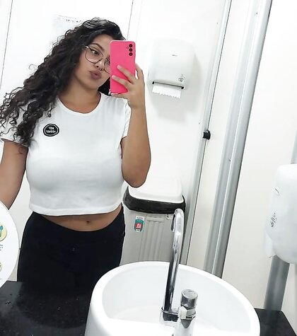 Gostosa amiga minha do ABC Paulista SBC pt1. Fotos do Facebook dessa vadia