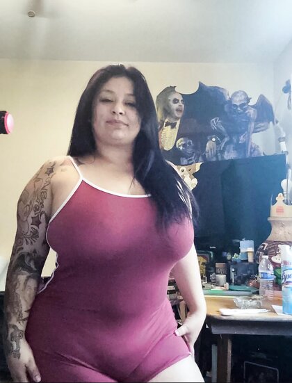 Vivian (smash or pass)