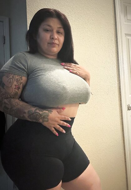 Vivian (smash or pass)