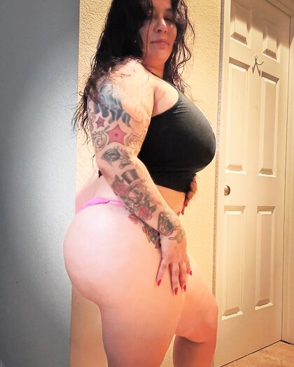 Vivian (smash or pass)