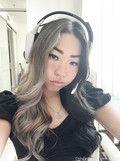 Asian Cuties 22