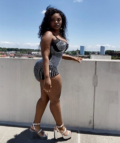 Lyric Divinee