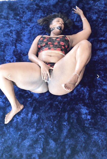 Ebony MILF Houston Alichia