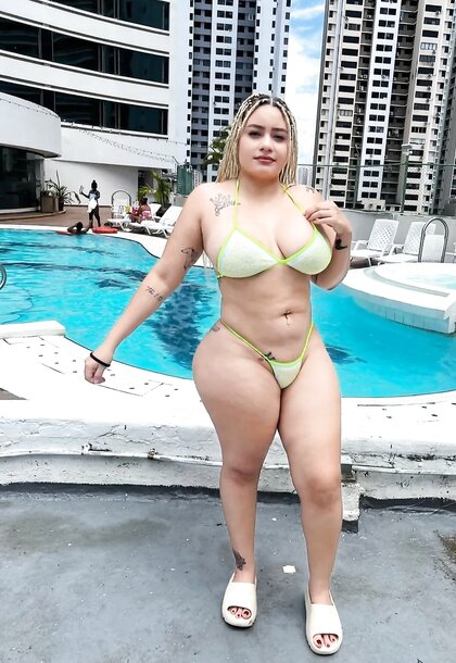 Panamanian Latin slut
