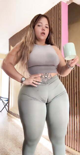 Dominican Milf