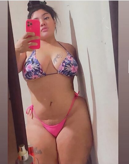 Thick Latina with Wide hips and Phat Pussy