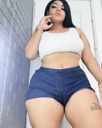 Thick Latina with Wide hips and Phat Pussy