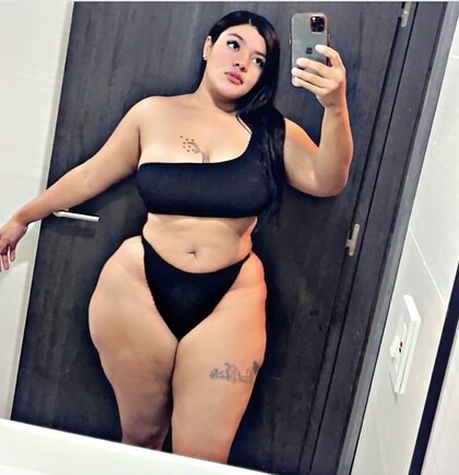 Thick Latina with Wide hips and Phat Pussy
