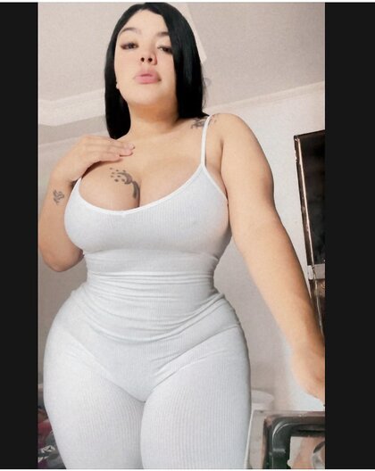 Thick Latina with Wide hips and Phat Pussy