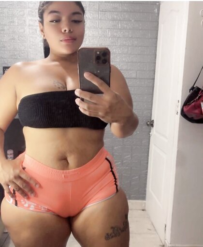 Thick Latina with Wide hips and Phat Pussy