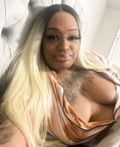 Thick ass Nikkie smash or pass