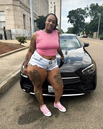 Thick ass Nikkie smash or pass
