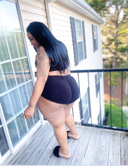 Thick ass Nikkie smash or pass