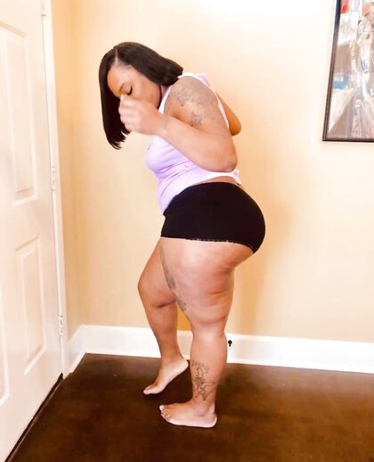 Thick ass Nikkie smash or pass