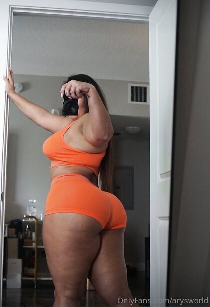The sexy Ary great ass and tits