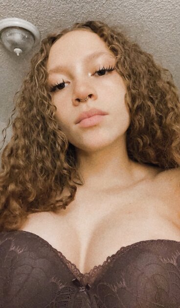 Maliyah, Ginger With PUFFY Nipples????